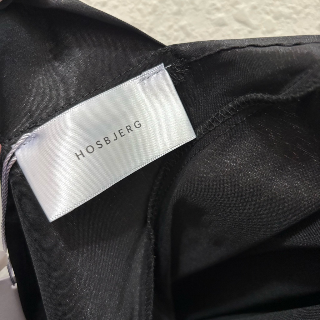 Hosbjerg Womens Elora Black V-Neck Buckle Tie Back Crop Top Blouse Nwt Xs — image 6 of 8